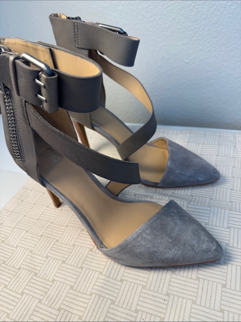 Joe’s Women’s Gray Strappy Pointed-Toe Heels